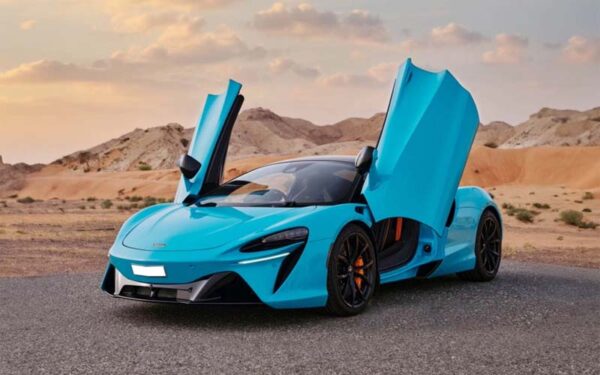 McLaren Artura 2023