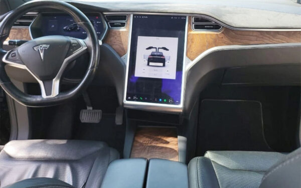 Tesla Model X 2020